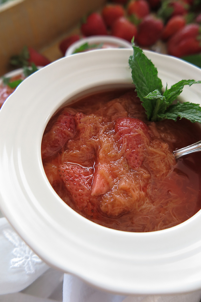 Instant Pot Rhubarb-Strawberry Compote with Fresh Mint