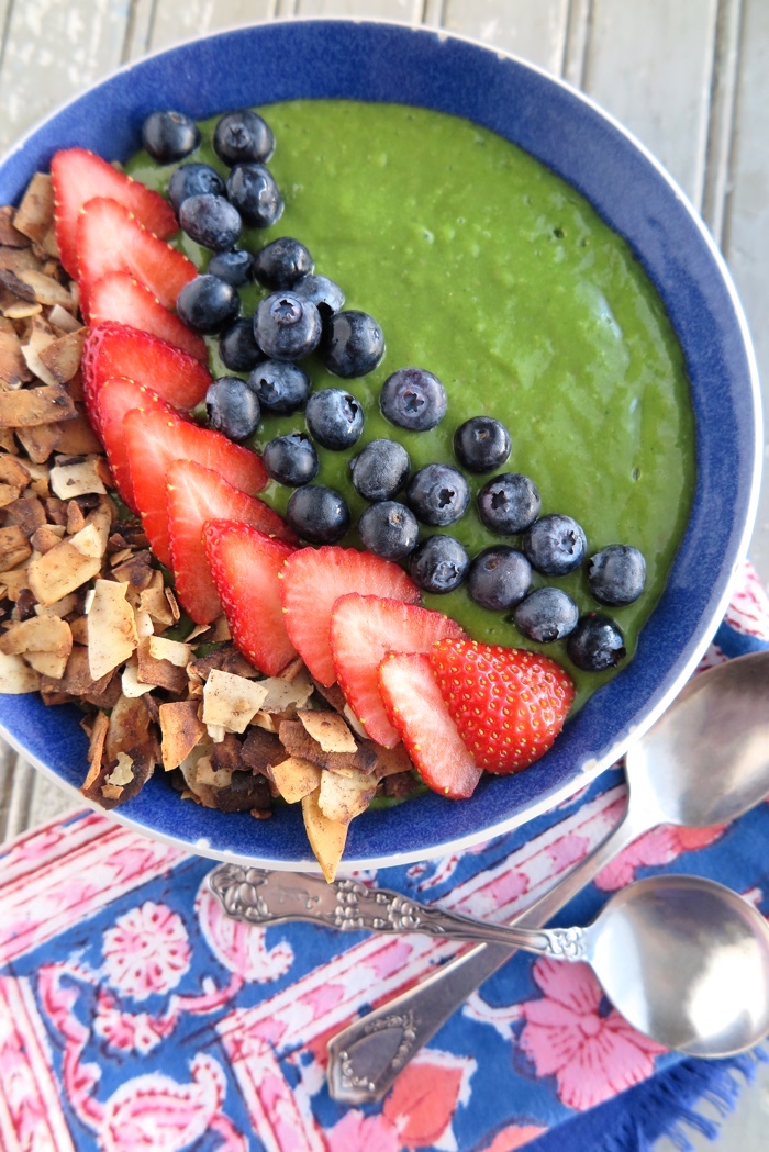 Energizing Green Breakfast Smoothie Bowl [ Paleo - AIP - Coconut-Free ]